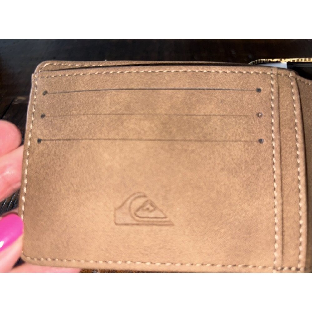 MEN'S QUIKSILVER BROWN/LIGHT BROWN BIFOLD FAUX SUEDE WALLET NEW IN TIN GIFTBOX - Picture 7 of 9
